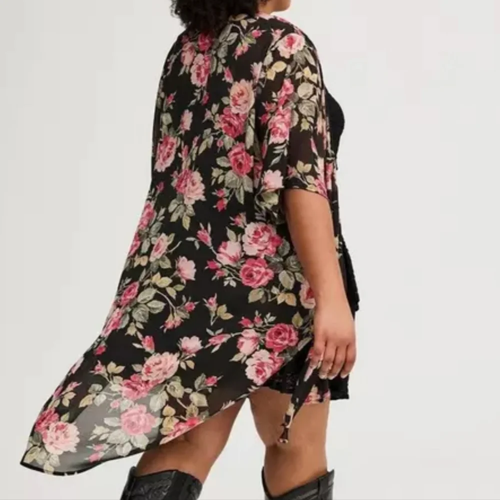 torrid Black Sheer Floral Kimono with Pink Roses - Picture 4 of 11